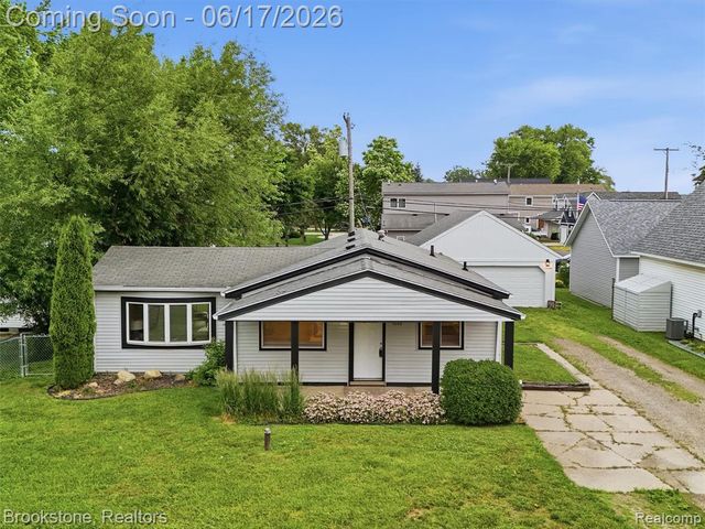 1840 S Lake Court, Novi, MI 48377