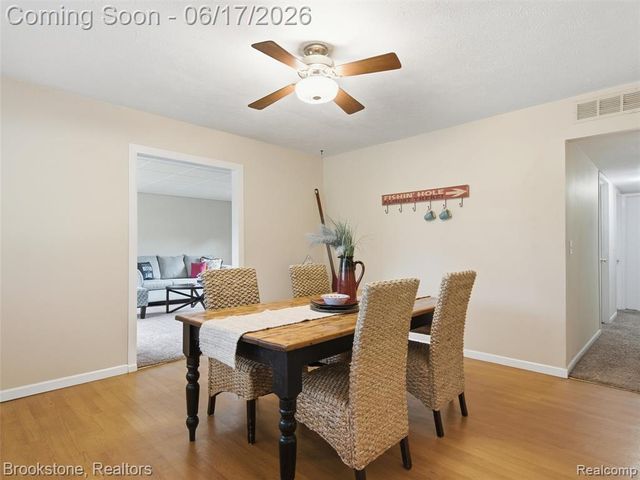 1840 S Lake Court, Novi, MI 48377