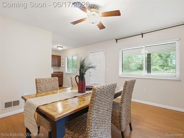 1840 S Lake Court, Novi, MI 48377