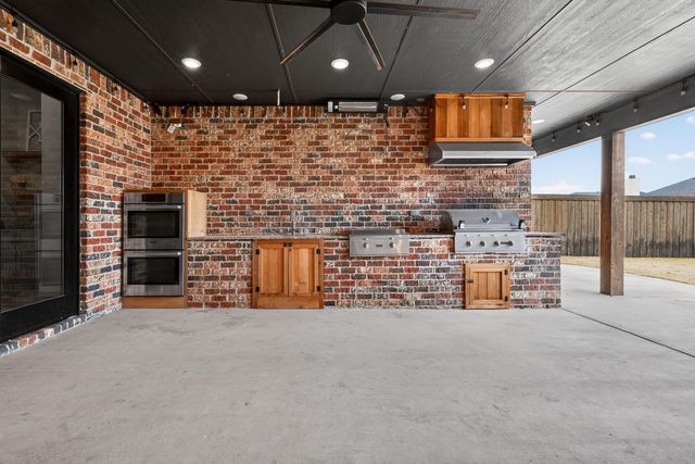 11211 Grover Avenue, Lubbock, TX 79424