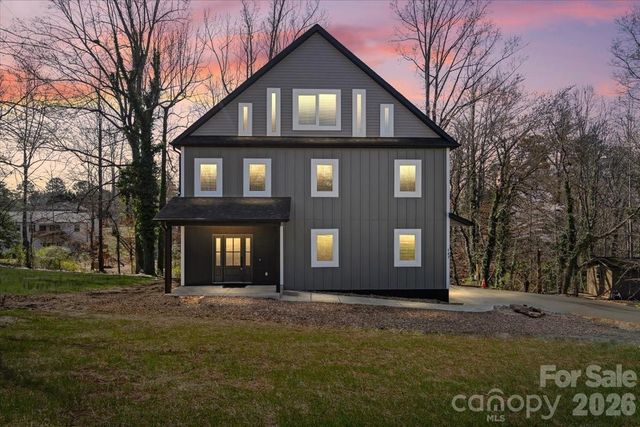 543 30th Avenue NW, Hickory, NC 28601