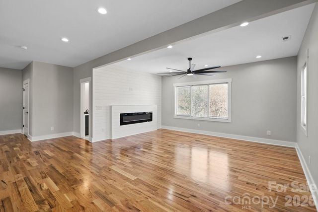 543 30th Avenue NW, Hickory, NC 28601