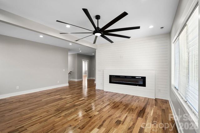 543 30th Avenue NW, Hickory, NC 28601