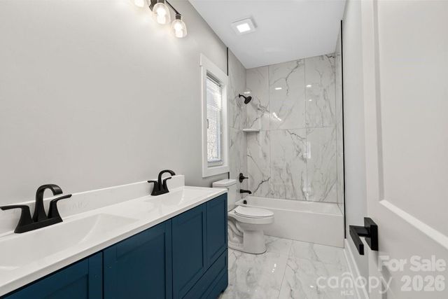 543 30th Avenue NW, Hickory, NC 28601