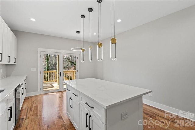 543 30th Avenue NW, Hickory, NC 28601