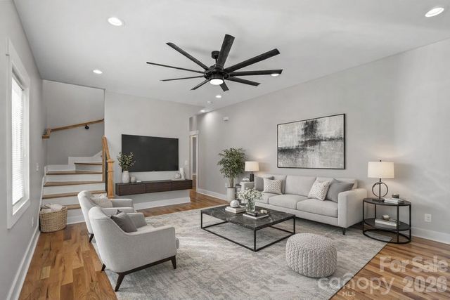 543 30th Avenue NW, Hickory, NC 28601