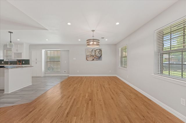 5429 Enderly Place, Dallas, TX 75227