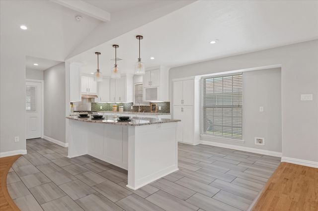 5429 Enderly Place, Dallas, TX 75227