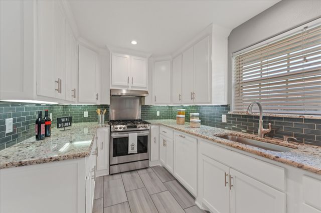 5429 Enderly Place, Dallas, TX 75227