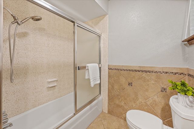 5429 Enderly Place, Dallas, TX 75227