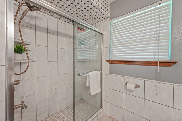 5429 Enderly Place, Dallas, TX 75227