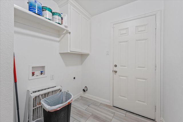 5429 Enderly Place, Dallas, TX 75227