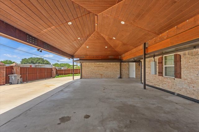 5429 Enderly Place, Dallas, TX 75227