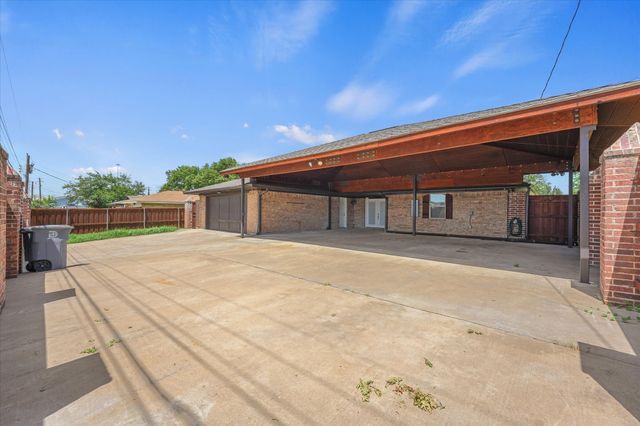 5429 Enderly Place, Dallas, TX 75227