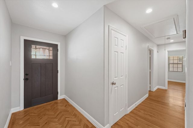 5429 Enderly Place, Dallas, TX 75227