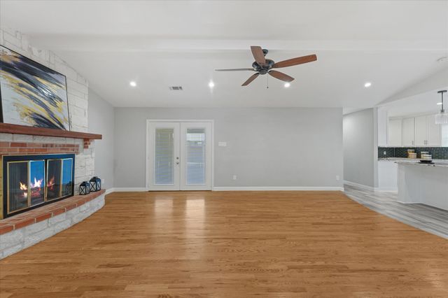 5429 Enderly Place, Dallas, TX 75227