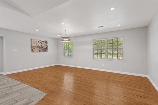5429 Enderly Place, Dallas, TX 75227