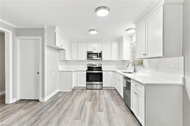 399 Wildwood Lane, Winston-salem, NC 27107