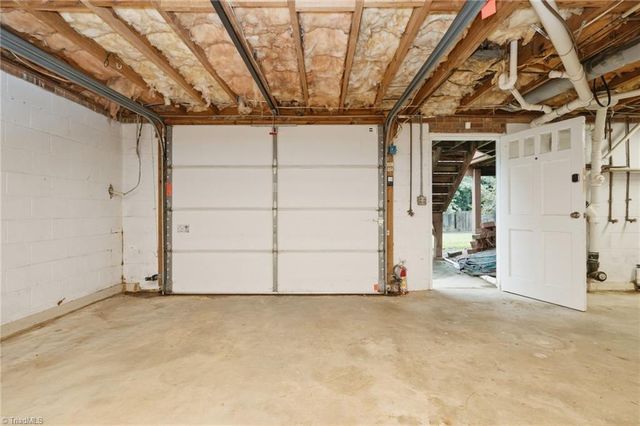 399 Wildwood Lane, Winston-salem, NC 27107