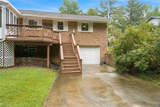 399 Wildwood Lane, Winston-salem, NC 27107