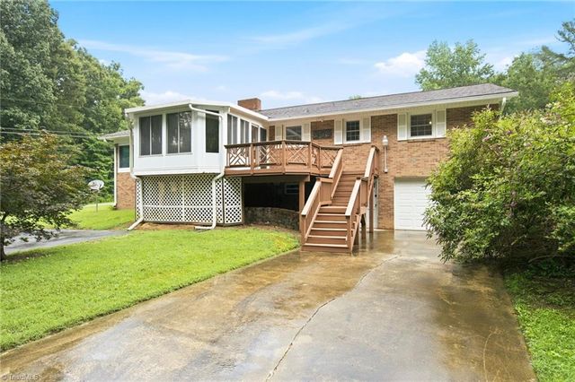 399 Wildwood Lane, Winston-salem, NC 27107