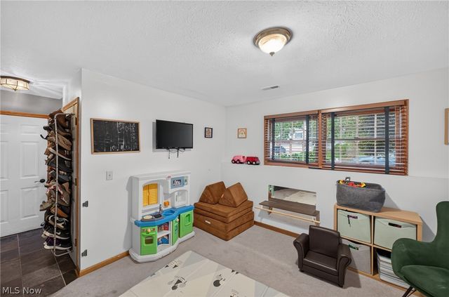 136 Joel Drive, Mogadore, OH 44260