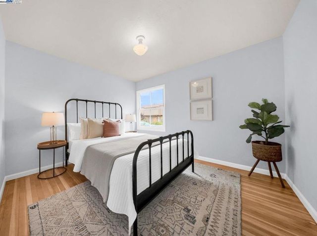 1811 3rd St, Alameda, CA 94501