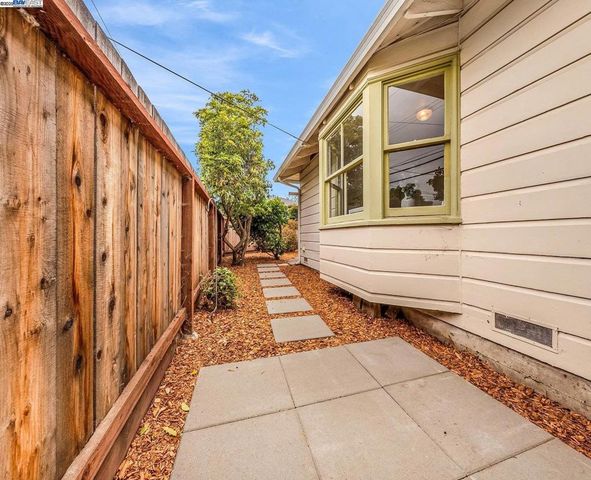 1811 3rd St, Alameda, CA 94501