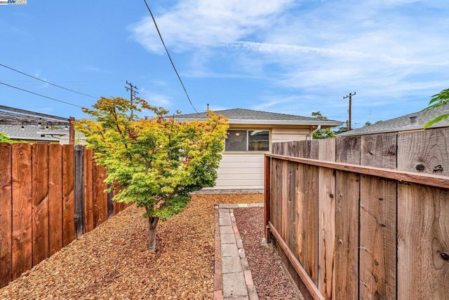1811 3rd St, Alameda, CA 94501