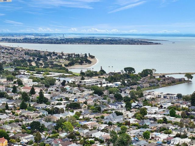 1811 3rd St, Alameda, CA 94501