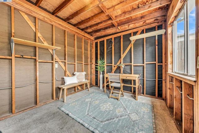 1811 3rd St, Alameda, CA 94501