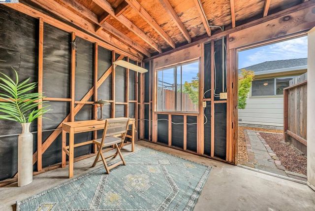 1811 3rd St, Alameda, CA 94501