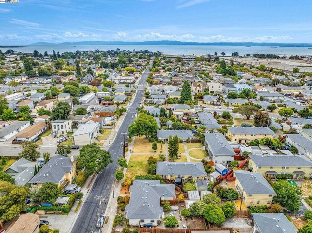 1811 3rd St, Alameda, CA 94501
