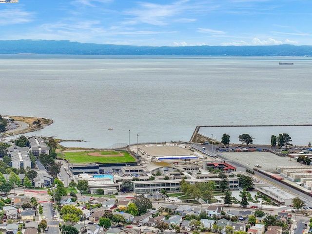 1811 3rd St, Alameda, CA 94501
