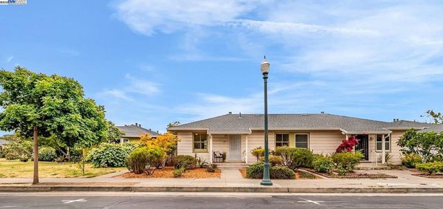 1811 3rd St, Alameda, CA 94501