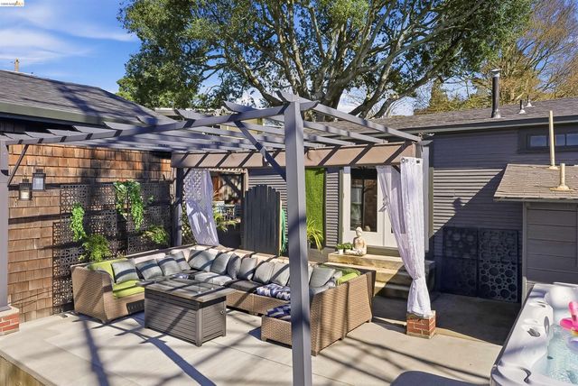 8440 Terrace Dr, El Cerrito, CA 94530