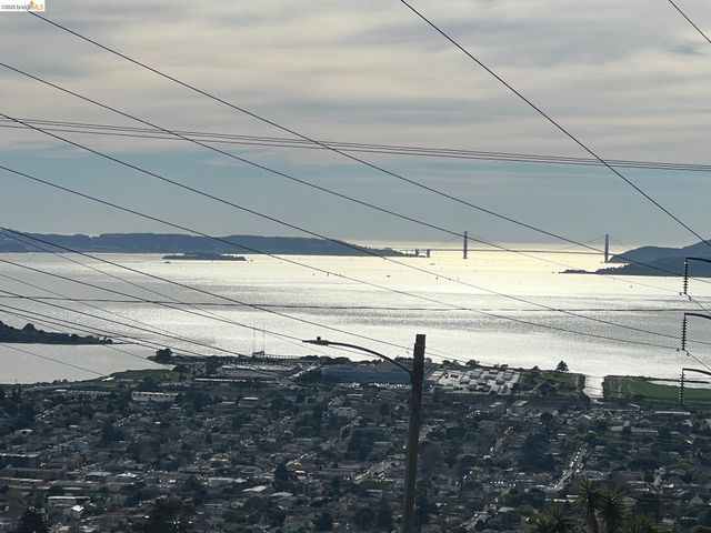 8440 Terrace Dr, El Cerrito, CA 94530