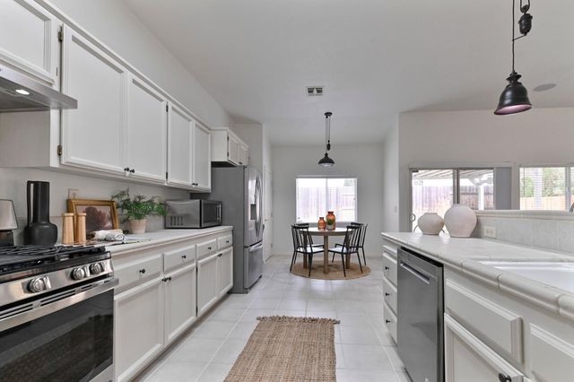 3618 Cooper Isl Rd, West Sacramento, CA 95691