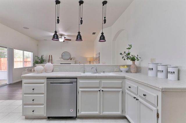 3618 Cooper Isl Rd, West Sacramento, CA 95691