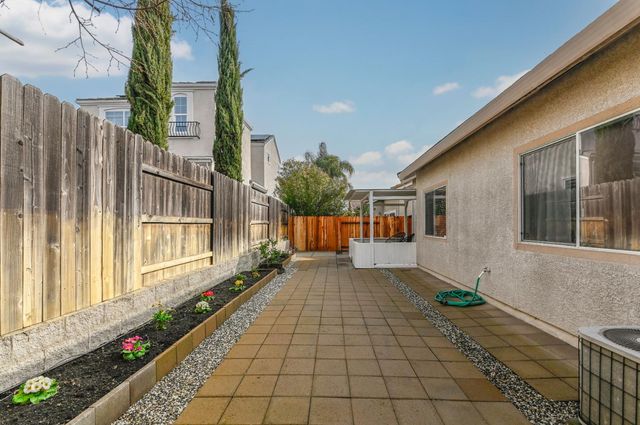 3618 Cooper Isl Rd, West Sacramento, CA 95691