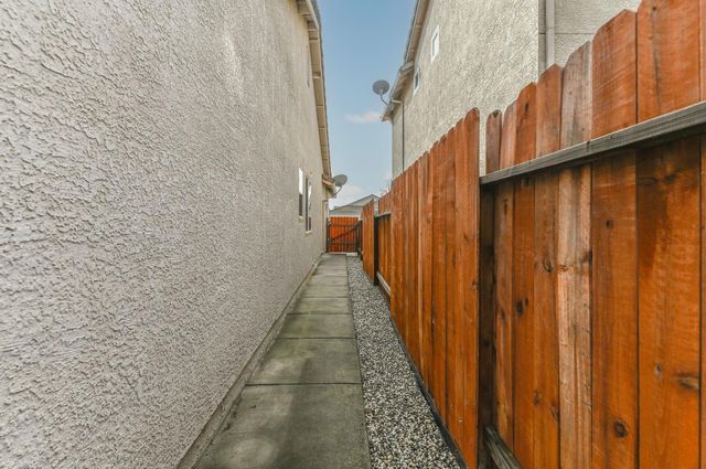 3618 Cooper Isl Rd, West Sacramento, CA 95691