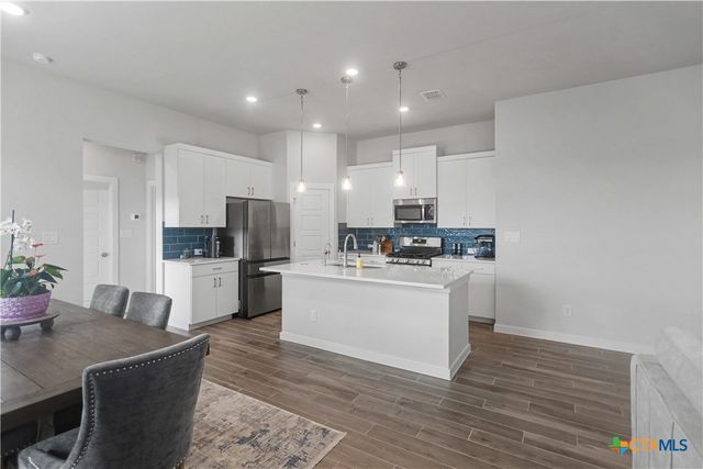 708 Willowbrook, New Braunfels, TX 78130