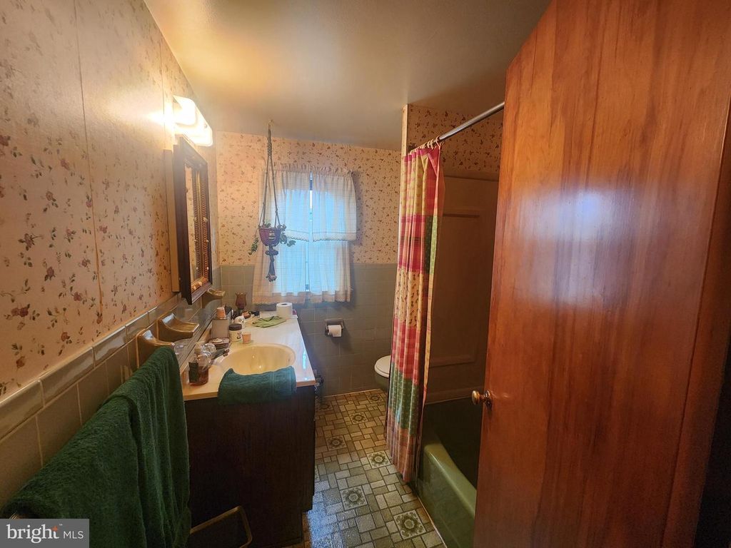 1052 UNION ST, Lancaster, PA 17603