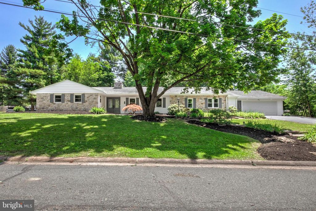 828 BROOKSIDE RD, Pottstown, PA 19464