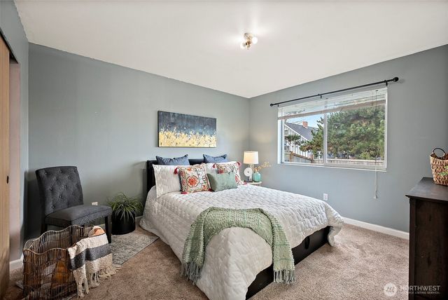 16340 Cascadian Avenue SE, Yelm, WA 98597