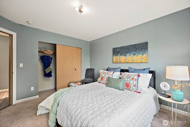 16340 Cascadian Avenue SE, Yelm, WA 98597