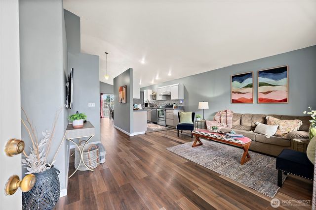 16340 Cascadian Avenue SE, Yelm, WA 98597