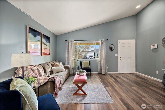 16340 Cascadian Avenue SE, Yelm, WA 98597