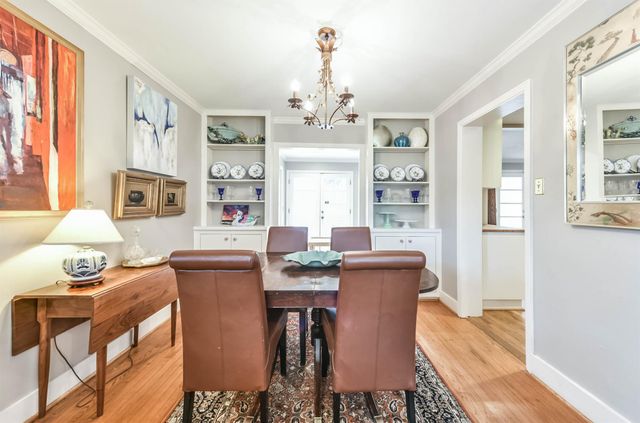 906 Bay Oaks Road, Houston, TX 77008