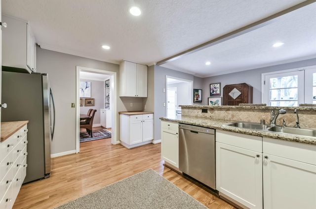906 Bay Oaks Road, Houston, TX 77008